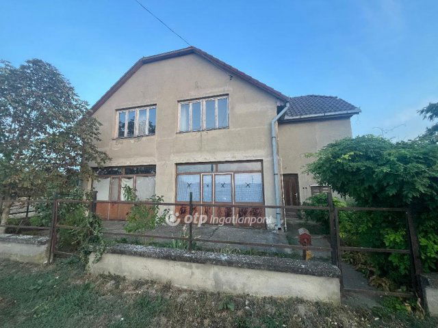 Eladó családi ház, Berettyóújfaluban 25 M Ft, 4 szobás