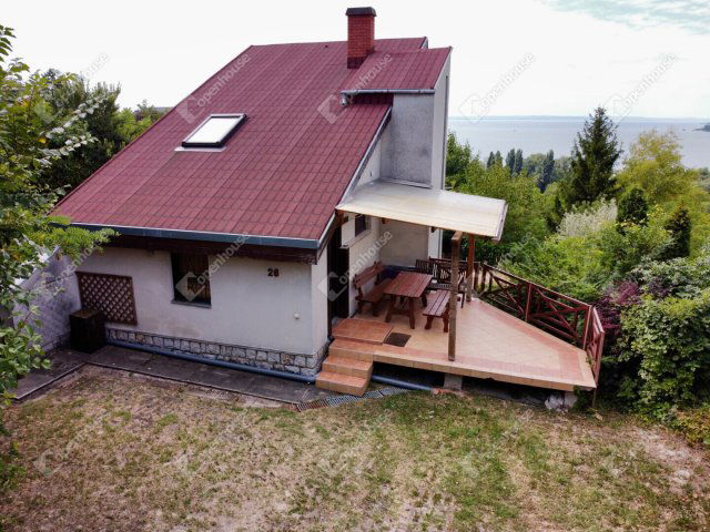 Eladó családi ház, Balatonfűzfőn 112 M Ft, 5 szobás