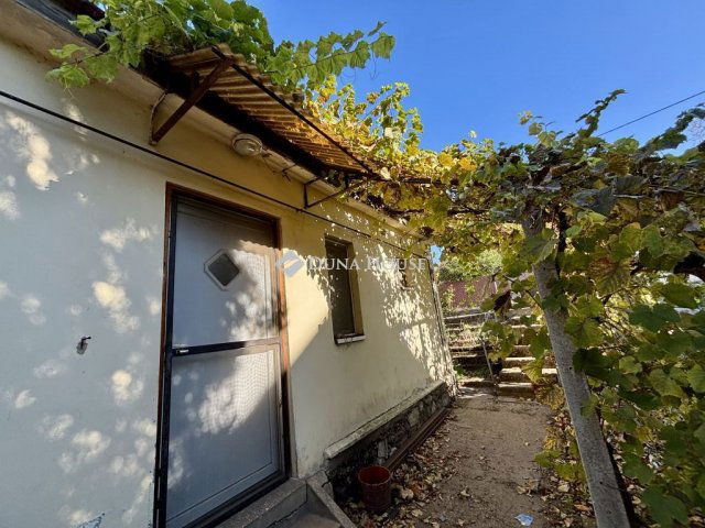 Eladó családi ház, Dorogon, Pataksor utcában 29.9 M Ft, 1 szobás