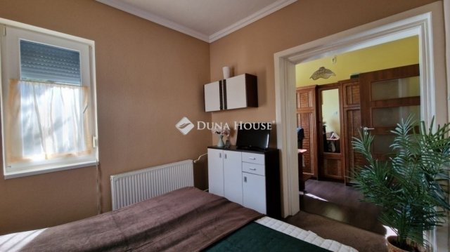 Eladó családi ház, Budapesten, XVI. kerületben 65 M Ft, 4 szobás