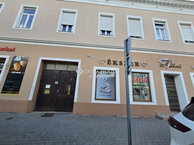 Eladó téglalakás, Siklóson 21.9 M Ft, 2 szobás
