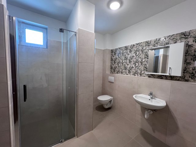 Kiadó téglalakás, albérlet, Esztergomban 280 E Ft / hó
