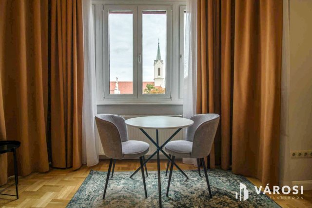 Kiadó téglalakás, albérlet, Budapesten, I. kerületben, 3 szobás