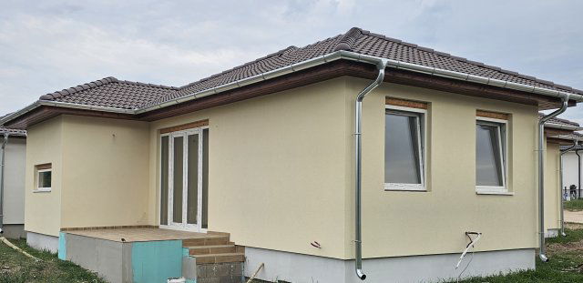 Eladó családi ház, Kecskeméten 95 M Ft, 5 szobás