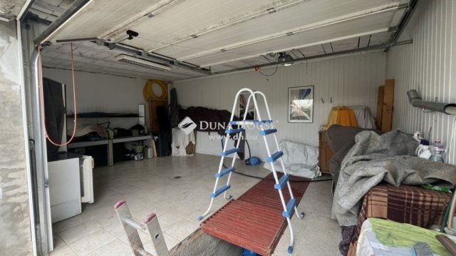 Eladó családi ház, Szentendrén 95.25 M Ft, 2 szobás