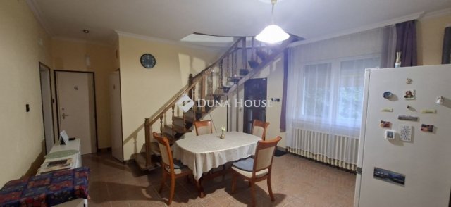 Eladó családi ház, Kecskeméten 79.9 M Ft, 5 szobás