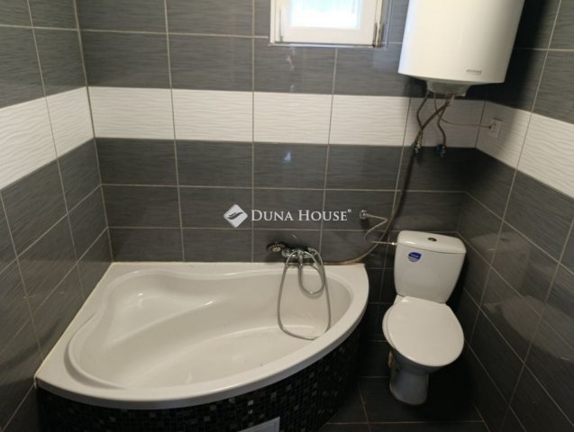 Eladó családi ház, Isaszegen 39 M Ft, 3 szobás