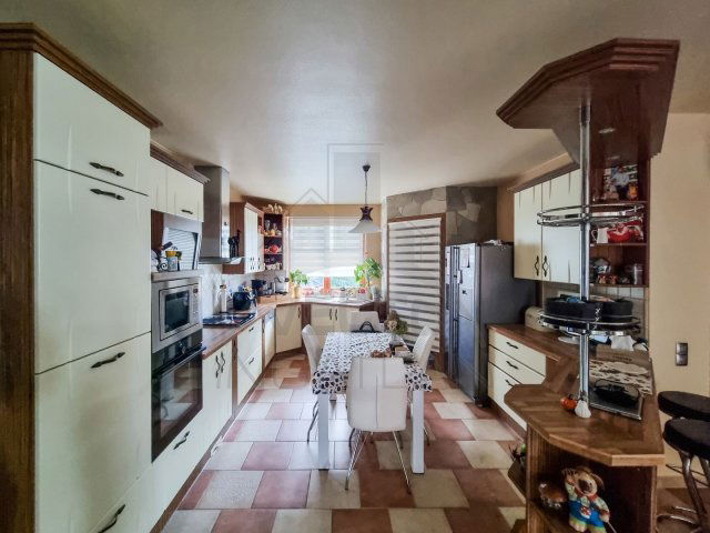 Eladó családi ház, Szombathelyen 185 M Ft, 5 szobás