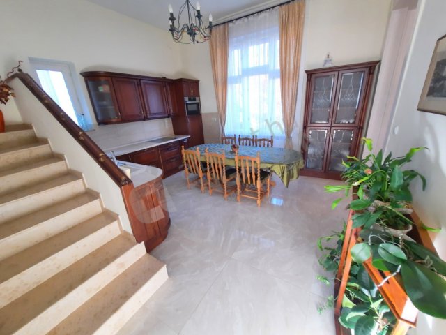 Kiadó ikerház, albérlet, Budapesten, XII. kerületben, 5 szobás