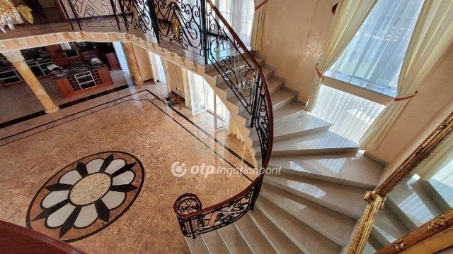 Eladó családi ház, Budapesten, III. kerületben 399 M Ft