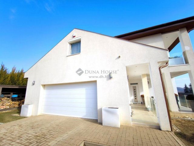 Eladó családi ház, Csobánkán 299 M Ft, 2 szobás