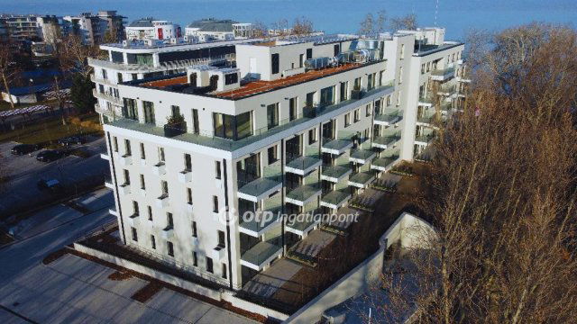 Eladó téglalakás, Siófokon 119.8 M Ft, 2 szobás