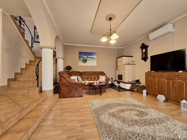 Eladó ikerház, Vonyarcvashegyen 117 M Ft, 3+1 szobás