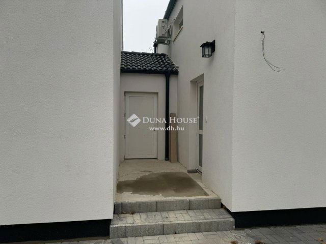 Eladó téglalakás, Ráckevén 97.5 M Ft, 5 szobás