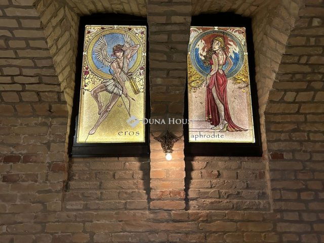 Eladó üzlethelyiség, Budapesten, VI. kerületben 150 M Ft