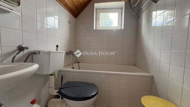 Eladó családi ház, Fertőhomokon 79.9 M Ft, 6 szobás