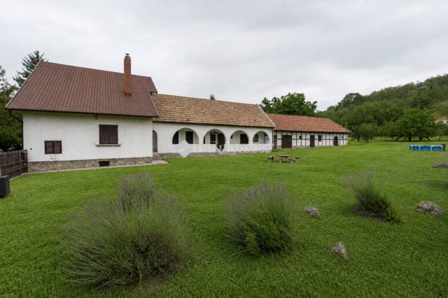Eladó családi ház, Tatabányán, Táncsics Mihály úton 139 M Ft