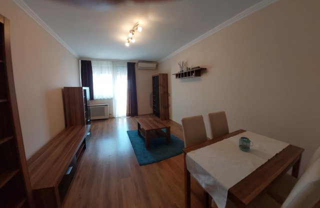 Eladó téglalakás, Szekszárdon, Kőrösi Csoma Sándor utcában