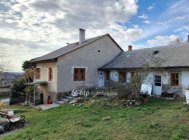 Eladó családi ház, Sukorón 57.5 M Ft, 3 szobás