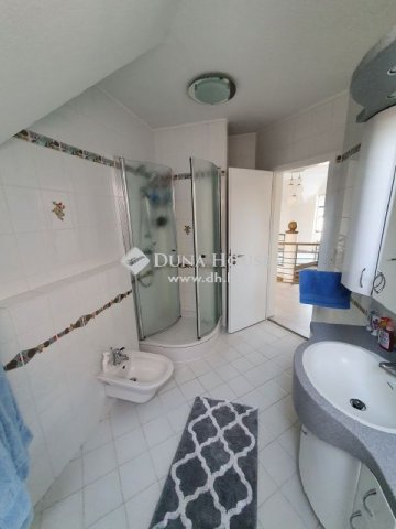 Eladó családi ház, Siófokon 375 M Ft, 7 szobás