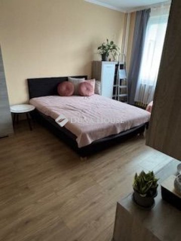 Eladó téglalakás, Mosonmagyaróváron 42.9 M Ft, 2 szobás