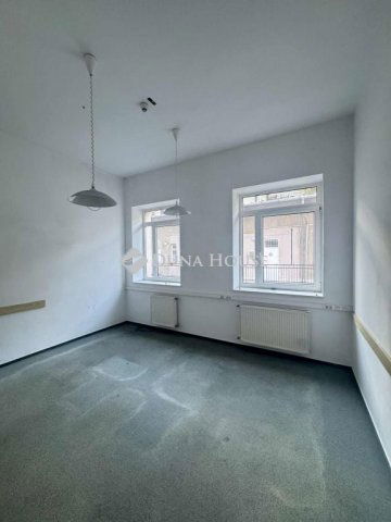 Eladó iroda, Budapesten, I. kerületben, Széna téren 698 M Ft