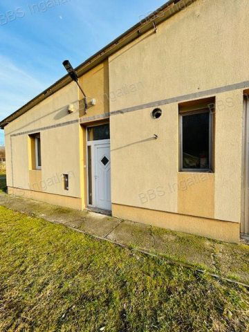 Eladó ipari ingatlan, Városlődön 99.95 M Ft