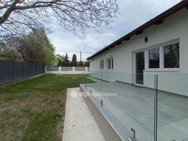 Eladó családi ház, Pusztaszabolcson 69.9 M Ft, 3 szobás