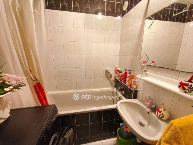 Eladó panellakás, Budapesten, XXI. kerületben 59.9 M Ft, 2 szobás