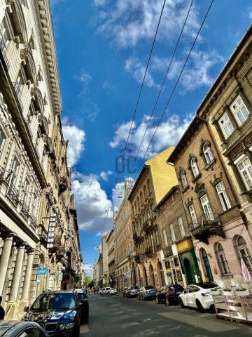 Eladó téglalakás, Budapesten, VI. kerületben 135 M Ft, 2 szobás