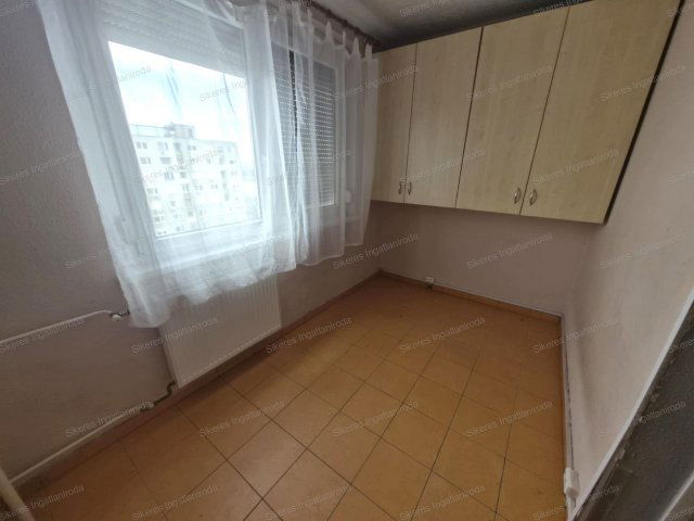 Eladó panellakás, Tatabányán 34.99 M Ft, 1+1 szobás