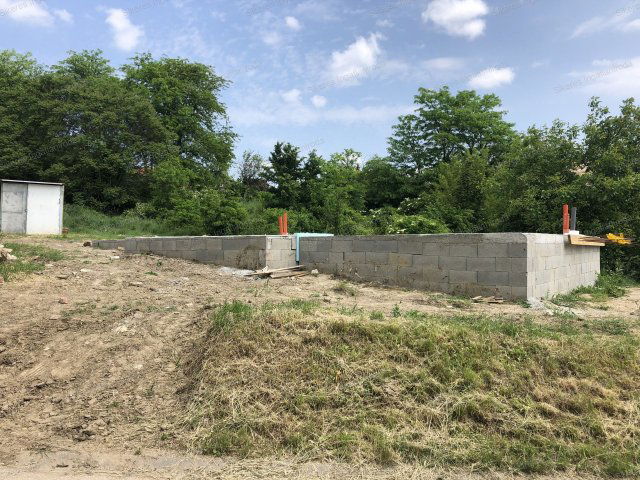 Eladó telek, Zsámbékon 41.5 M Ft / költözzbe.hu