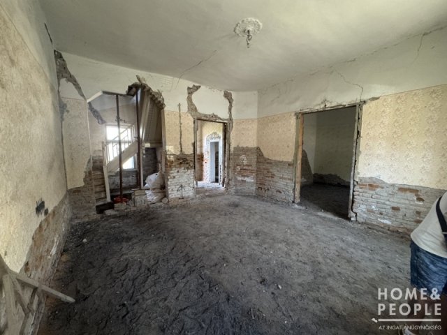 Eladó családi ház, Makón 43.5 M Ft, 4 szobás