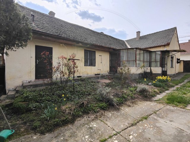 Eladó családi ház, Bólyban 29 M Ft, 5 szobás