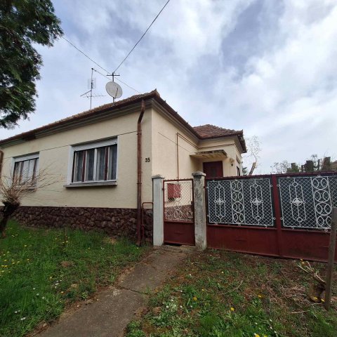 Eladó családi ház, Győrváron 24.9 M Ft, 4+1 szobás
