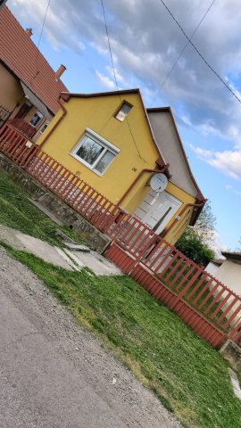 Eladó családi ház, Besenyőtelken 31 M Ft, 3 szobás