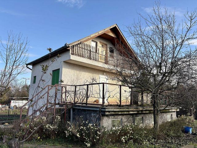 Eladó családi ház, Budakalászon 44.9 M Ft, 2 szobás