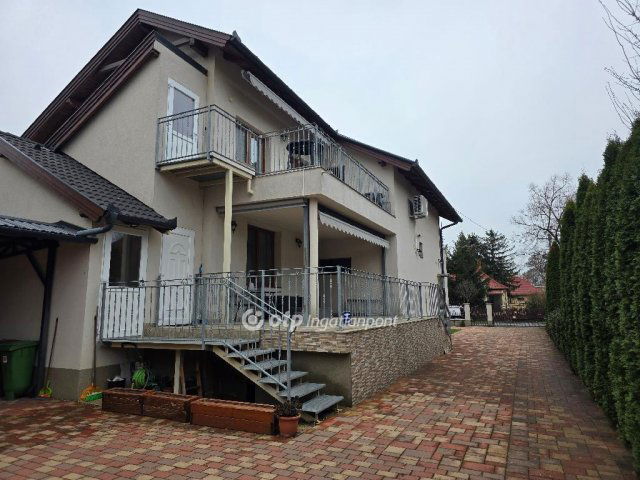 Eladó nyaraló, Hajdúszoboszlón 299 M Ft, 12 szobás