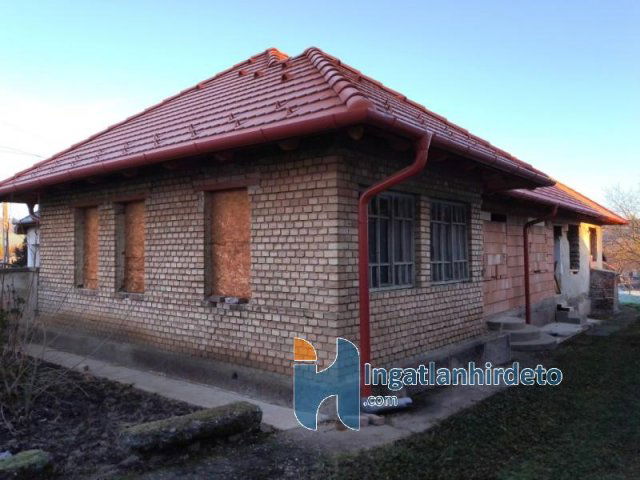 Eladó családi ház, Rózsaszentmártonon 13.8 M Ft, 4+1 szobás