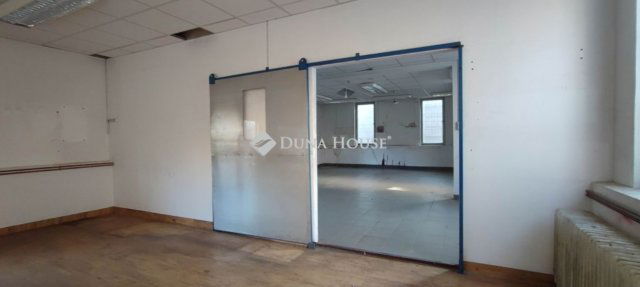 Eladó ipari ingatlan, Budapesten, III. kerületben 1475.25 M Ft