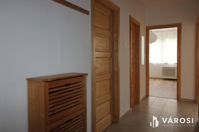 Eladó téglalakás, Veszprémben 59.5 M Ft, 2 szobás