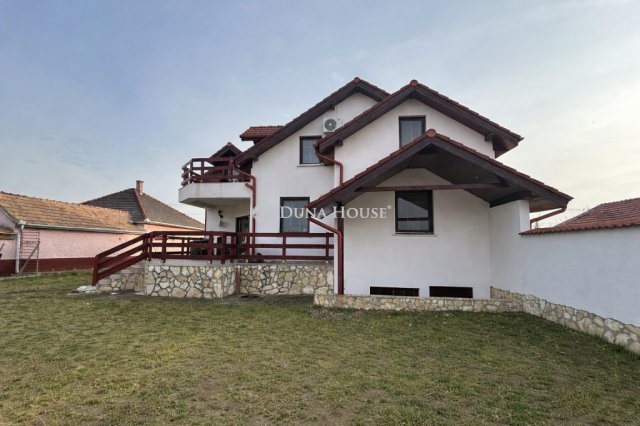 Eladó családi ház, Kakucson 249.9 M Ft, 5 szobás