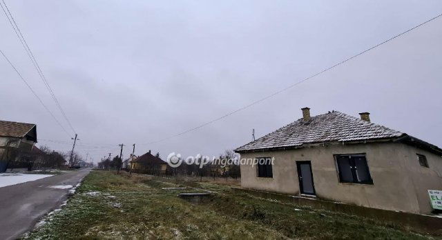 Eladó telek, Tetétlenen 5.9 M Ft / költözzbe.hu