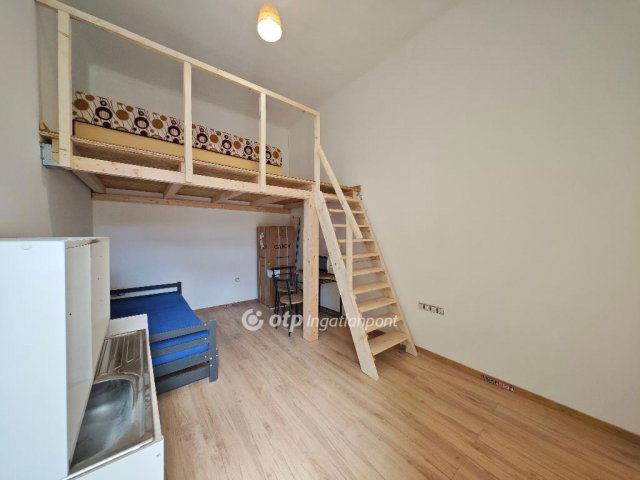 Eladó téglalakás, Budapesten, XV. kerületben 31.5 M Ft, 1 szobás