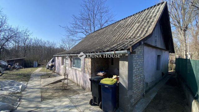 Eladó családi ház, Tápióbicskén 15 M Ft, 1 szobás