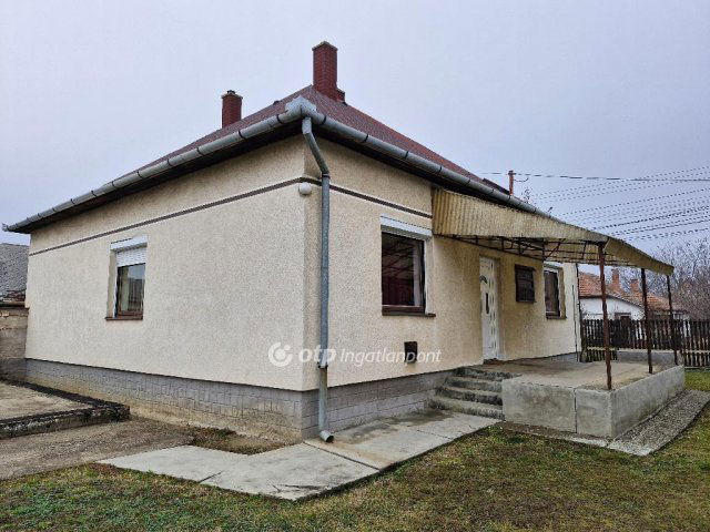 Eladó családi ház, Martfűn 31.99 M Ft, 3 szobás