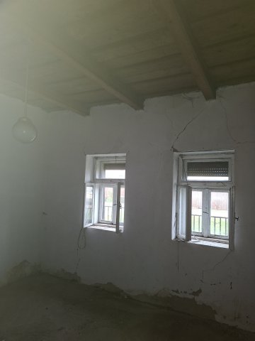 Eladó családi ház, Füzesabonyban 18 M Ft, 2 szobás