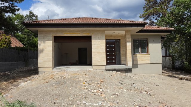 Eladó családi ház, Érden 219.9 M Ft, 5 szobás