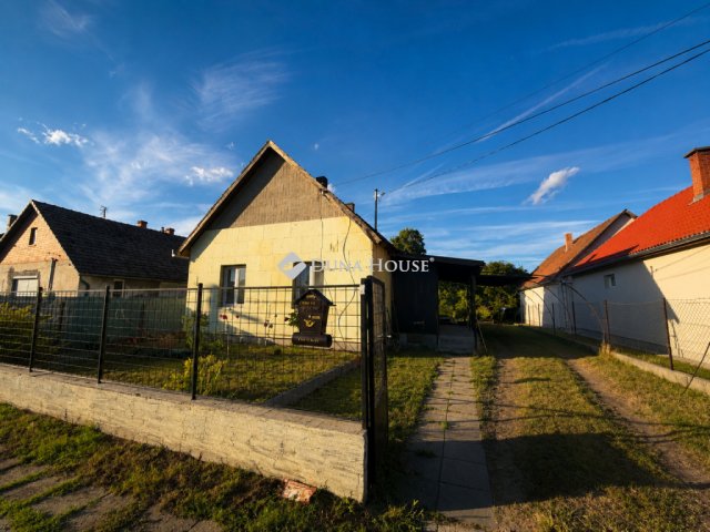 Eladó családi ház, Farmoson 37.427 M Ft, 3 szobás
