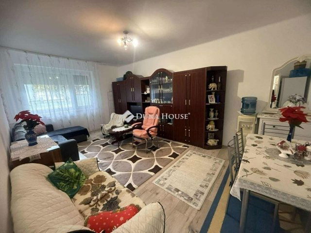 Eladó panellakás, Székesfehérvárott 53.5 M Ft, 2 szobás